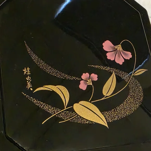 Yumi Katsura Floral Octagonal Lacquerware Bento / Storage Box – New in Box